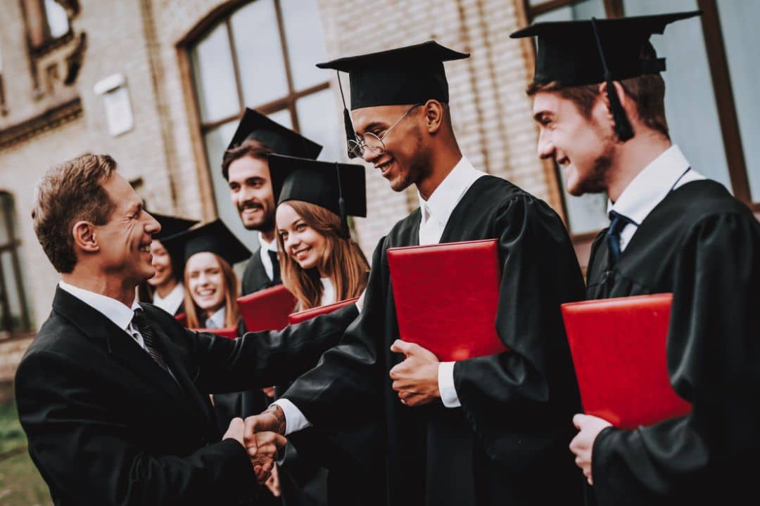 Quanto Guadagna Un Professore Universitario Al Mese Quanto guadagna un professore universitario? - EccoQuanto
